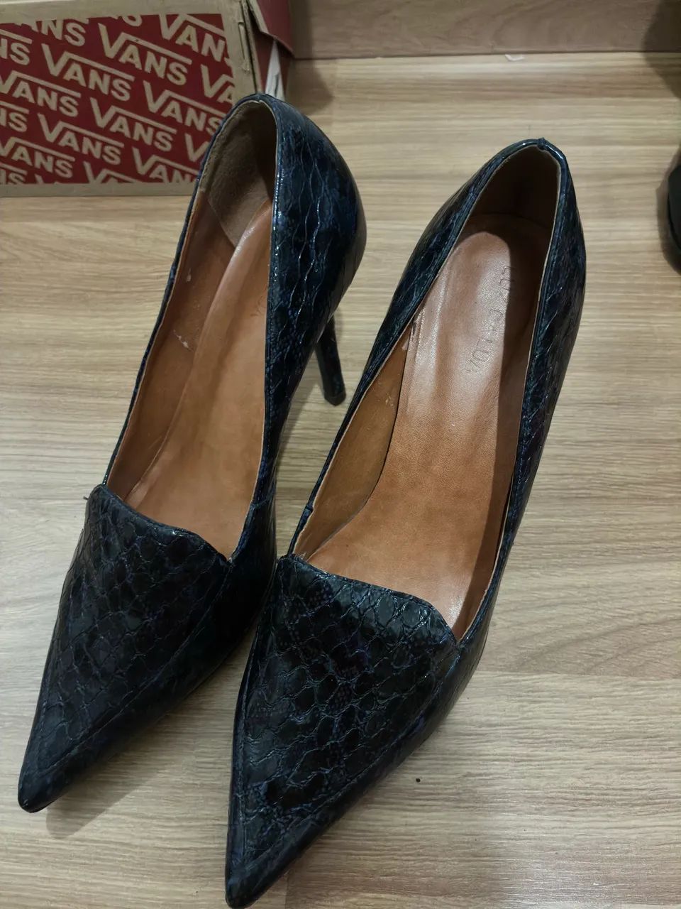 Scarpin Alligator Luz da Lua 