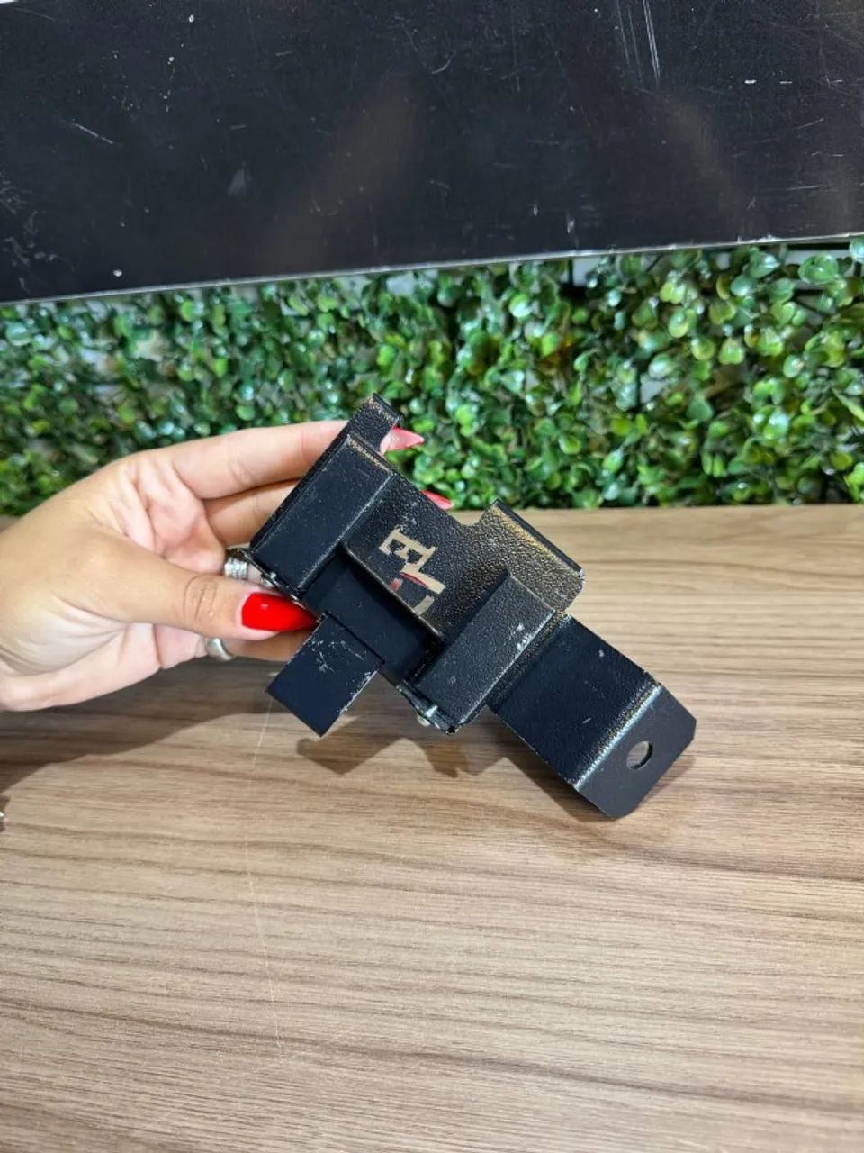 Suporte de Celular para Moto - Material de Ferro com Ajuste de Mola - Foto 3