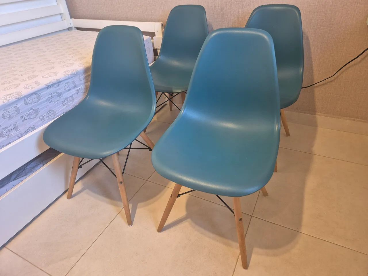 Kit 4 cadeiras Eames - Foto 2