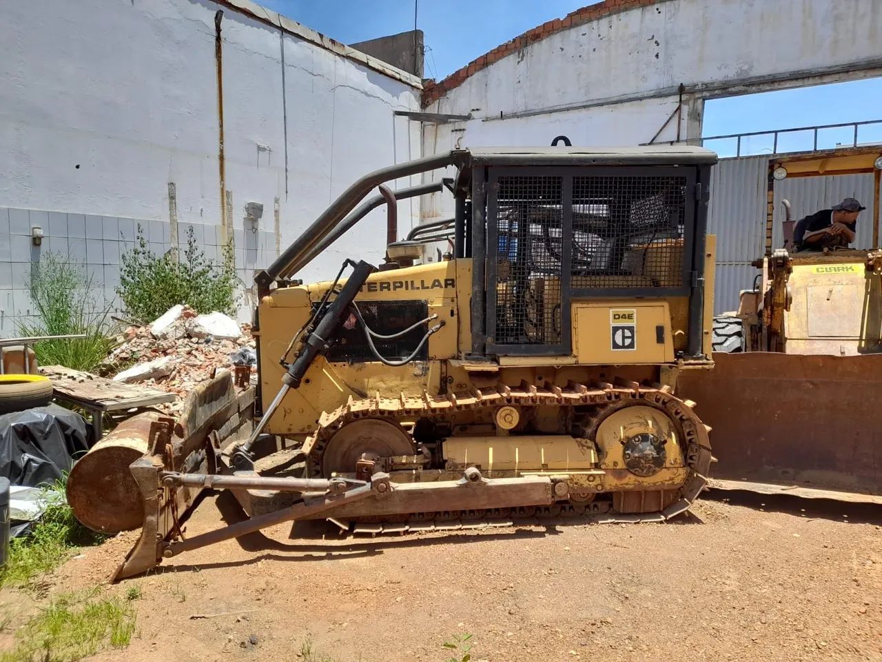 trator de esteira caterpillar D4E 