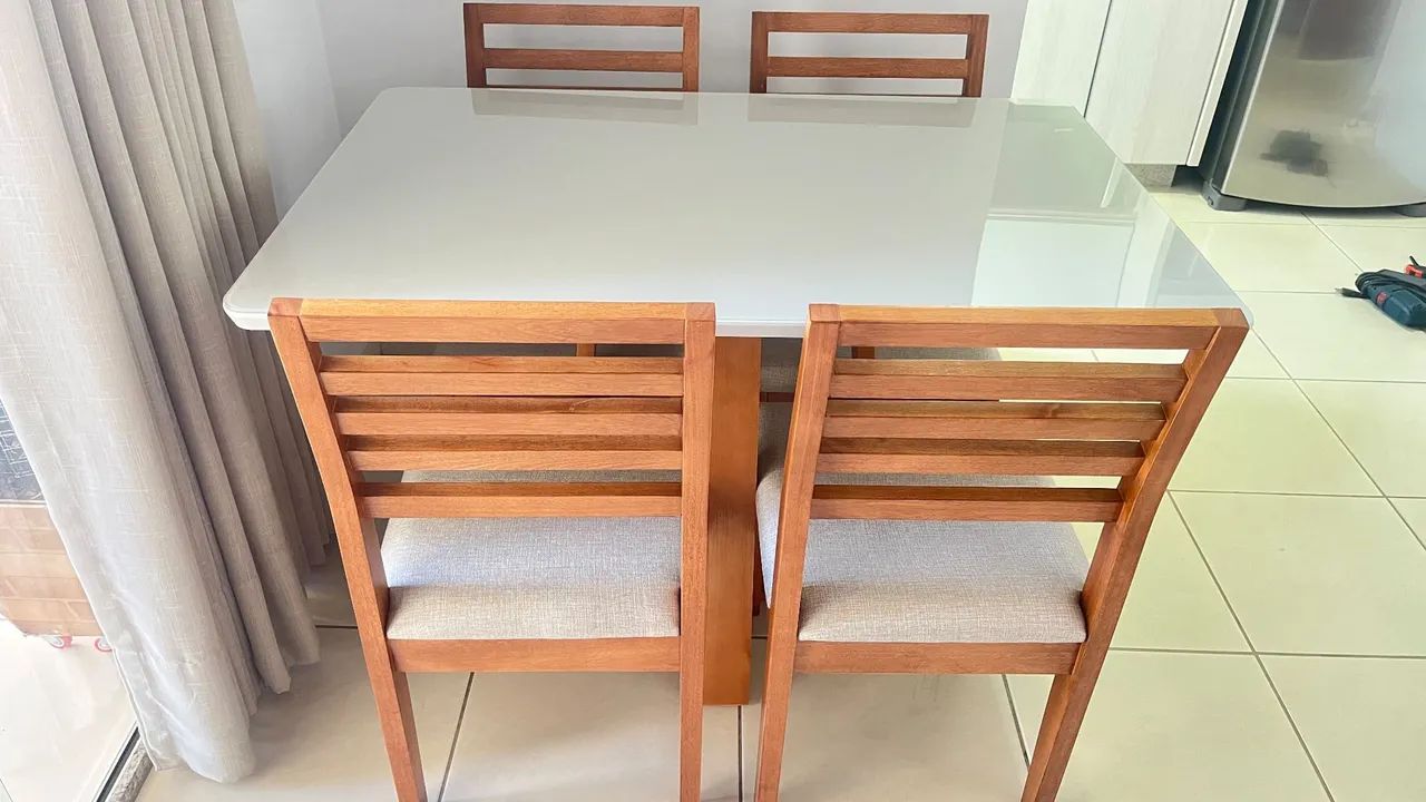 Mesas de jantar loja física 