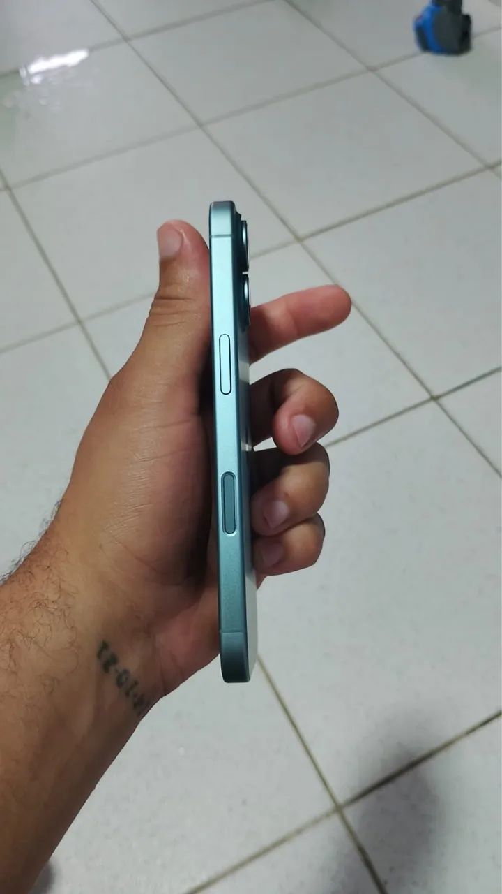 iPhone 16 ainda na garantia Apple 
