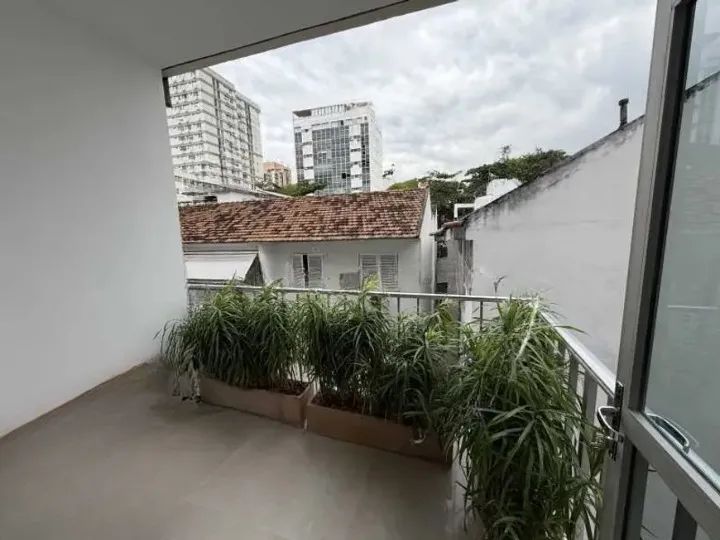 Apartamento no Leblon 2 quartos todo reformado!