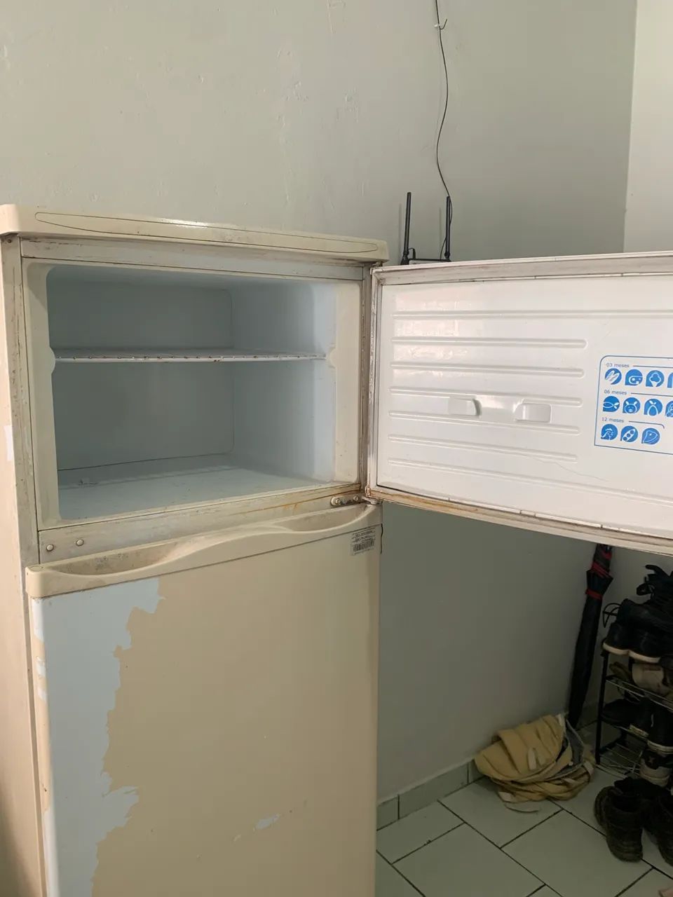Geladeira com duas portas antiga (ainda funcionando) - Foto 2