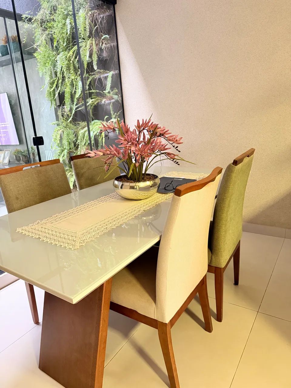 Cadeiras e banquetas - Foto 2