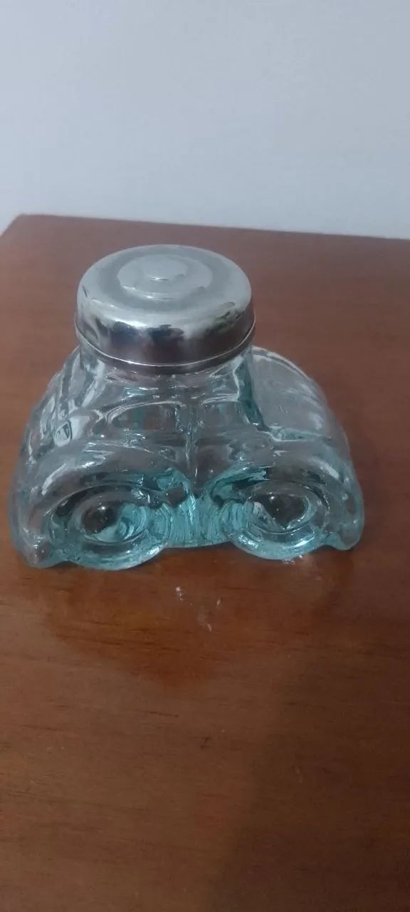 Vidro de perfume em forma de Fusca 
