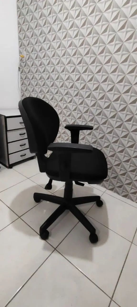 Cadeira giratória semi nova  - Foto 3