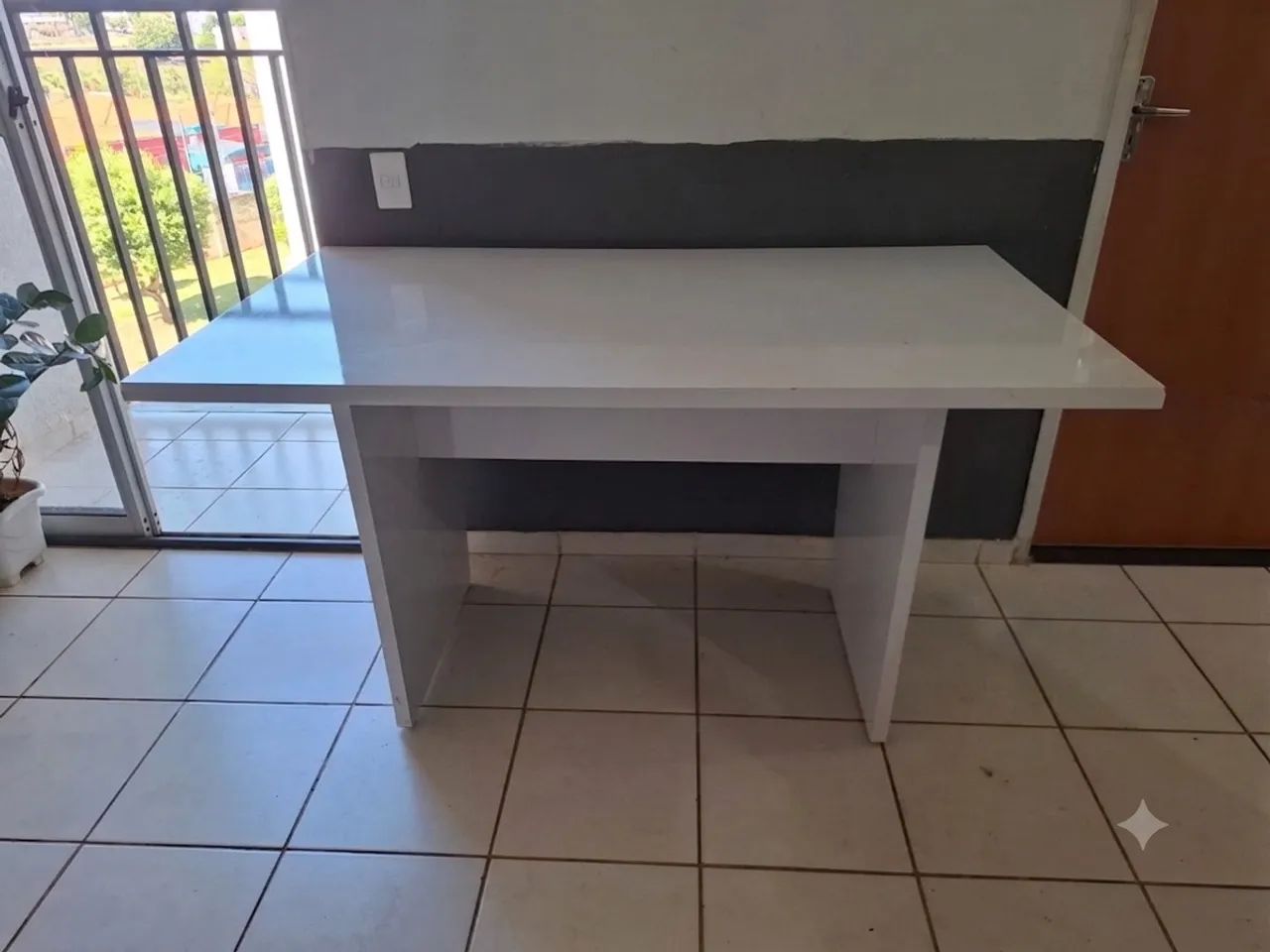 Vende se mesa sem cadeiras - Foto 2
