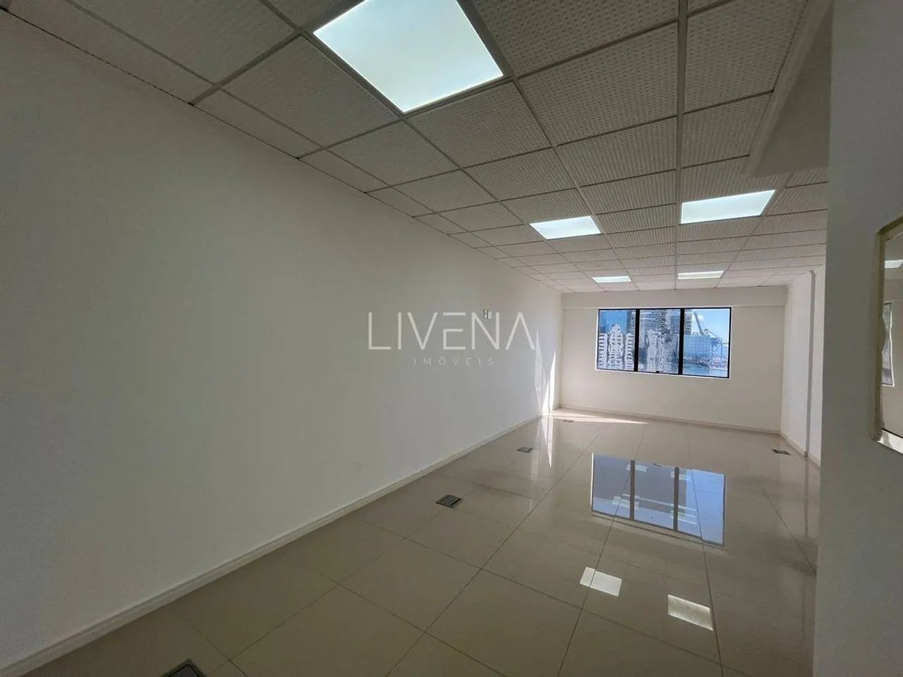SALA COMERCIAL LOCALIZADA NO CENTRO DE ITAJAÍ - Foto 3