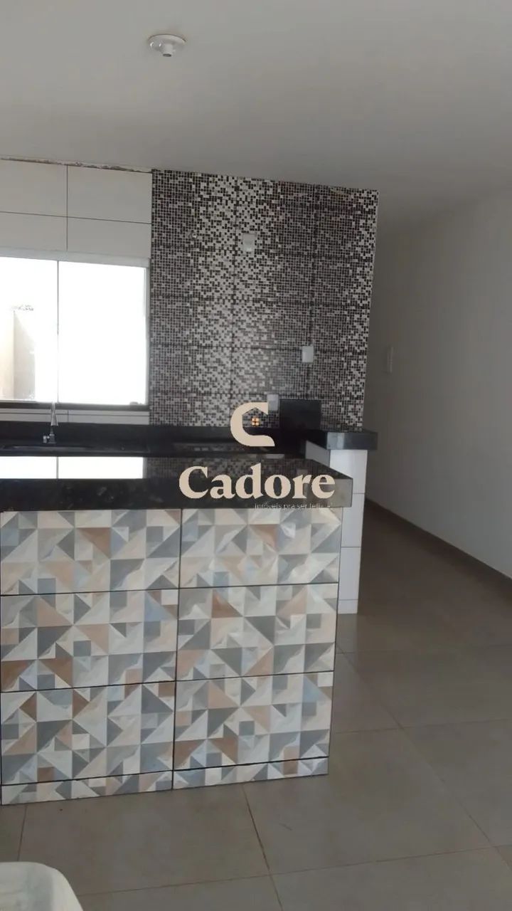 Casa 2/4 com 1 suíte terreno de 125m² pronta para morar!