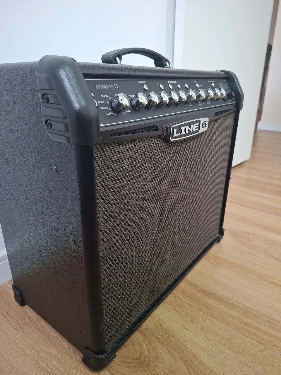 Amplificador line 6 spider IV75 - Foto 2