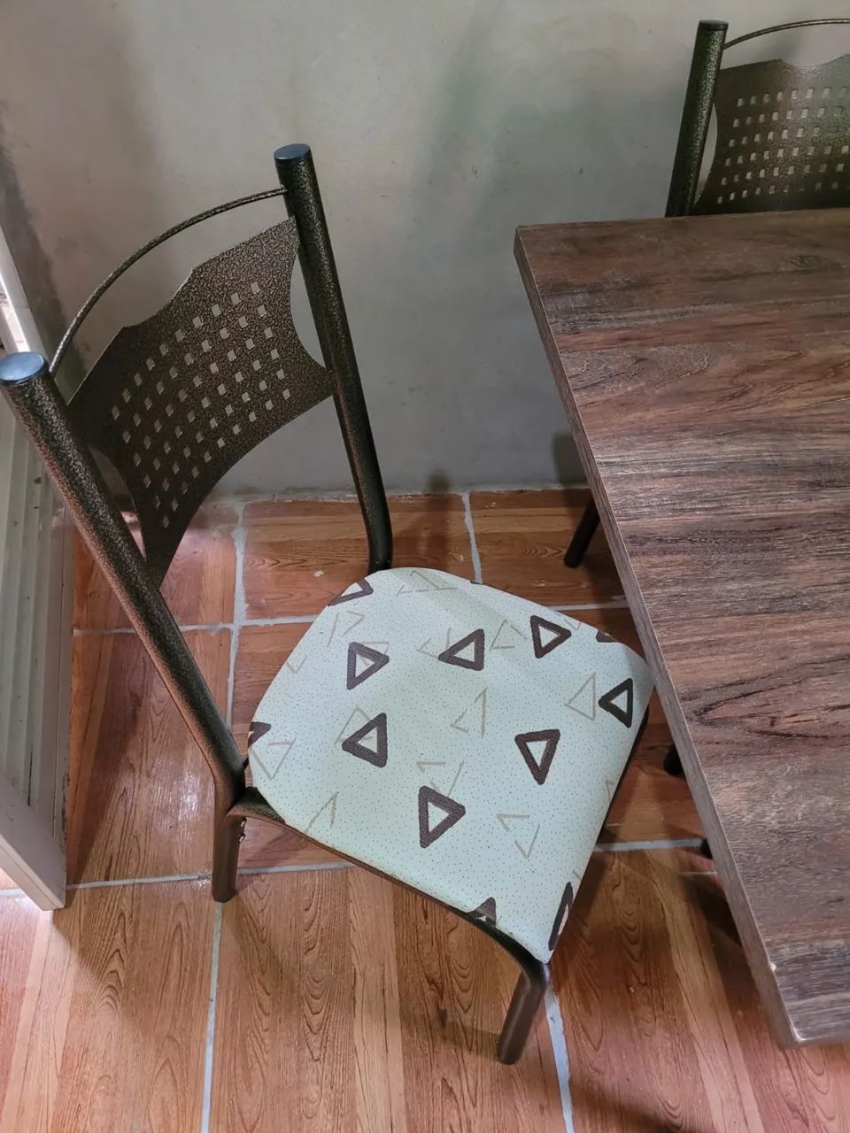 Mesa com 6 Cadeiras  - Foto 2