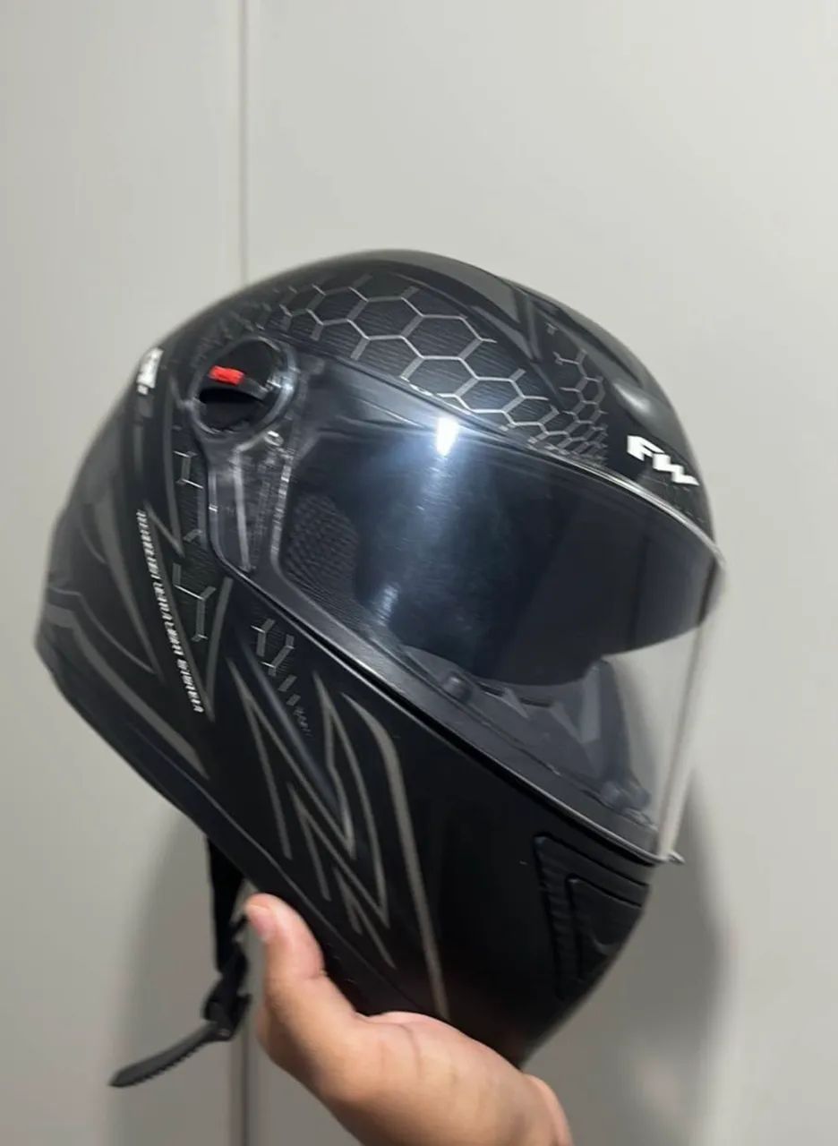 Capacete tamanho 58