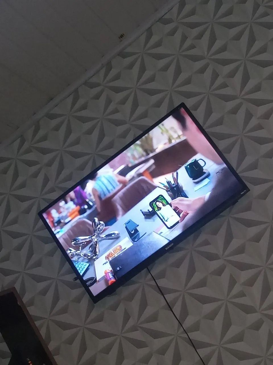 Tv Smart  Semp 32 polegadas  Roku funcionando perfeitamente 
