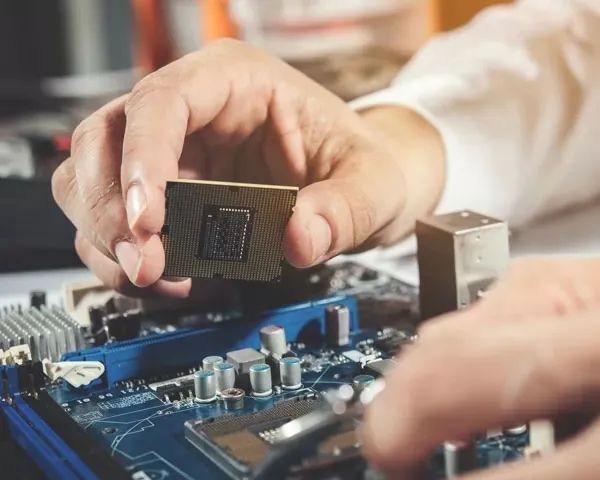 Técnico de Informática: Formatação, Limpeza, Montagem e Reparos (SJC e Jacareí)