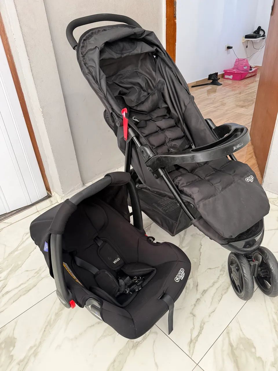 Carrinho de bebê e Bebê conforto Cosco - Foto 3