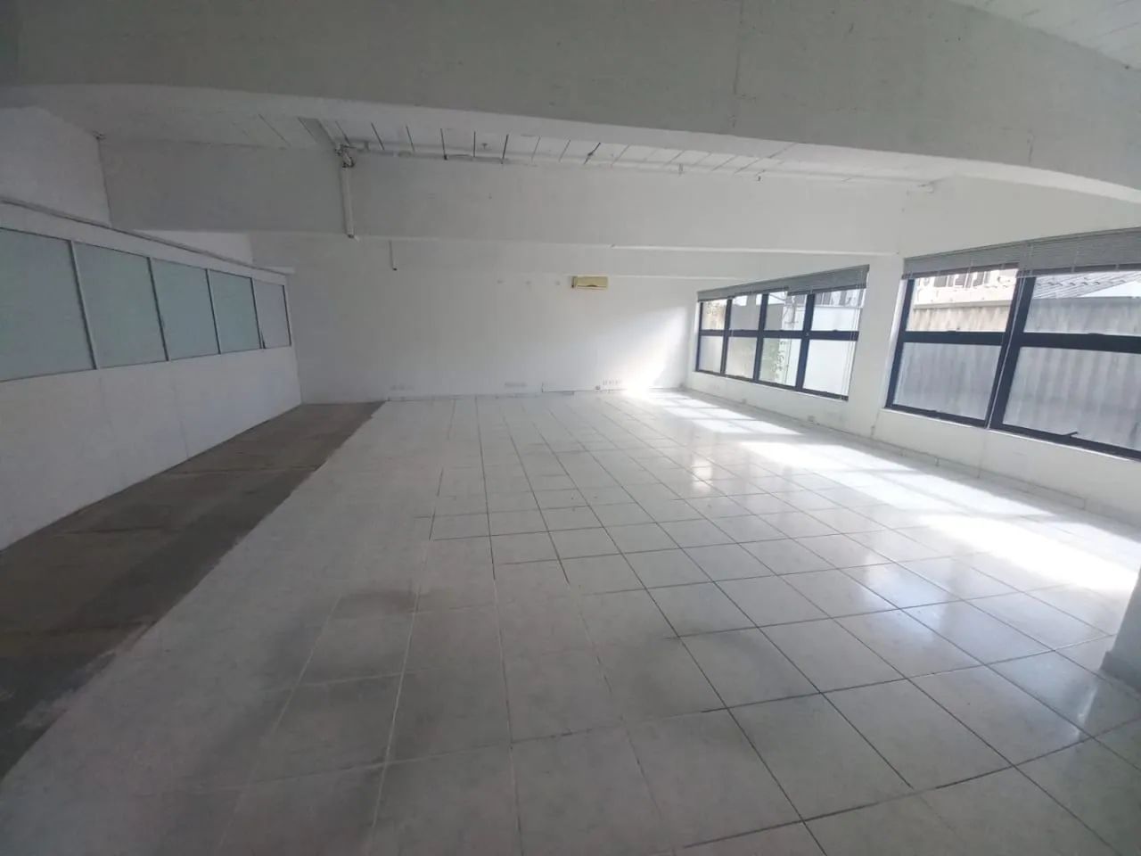 Loja na Alameda Araguaia, 271  267 m² - Foto 2