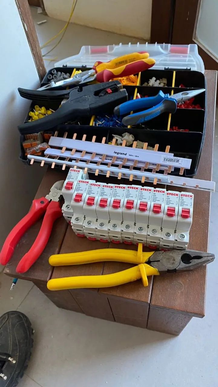 Eletricista Técnico em Eletroeletrônica 