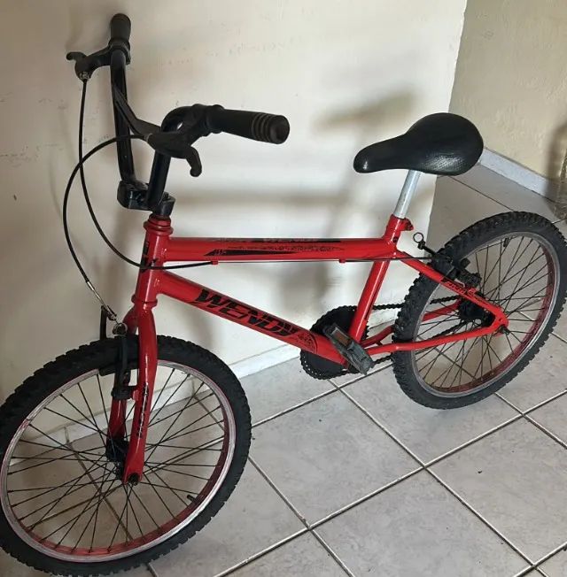 Bicicleta aro 20 - Vermelha
