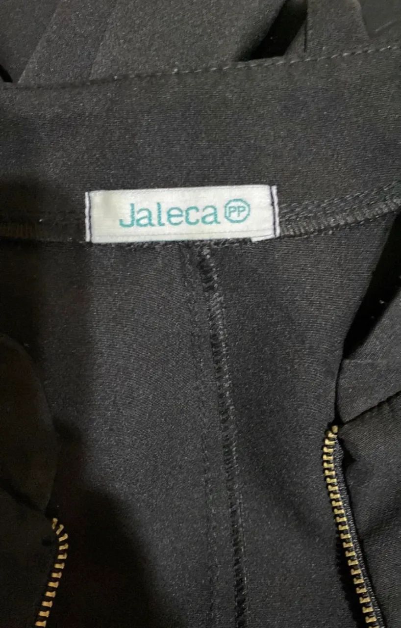jaleco da marca jaleca preto mangas bufantes PP - Foto 2
