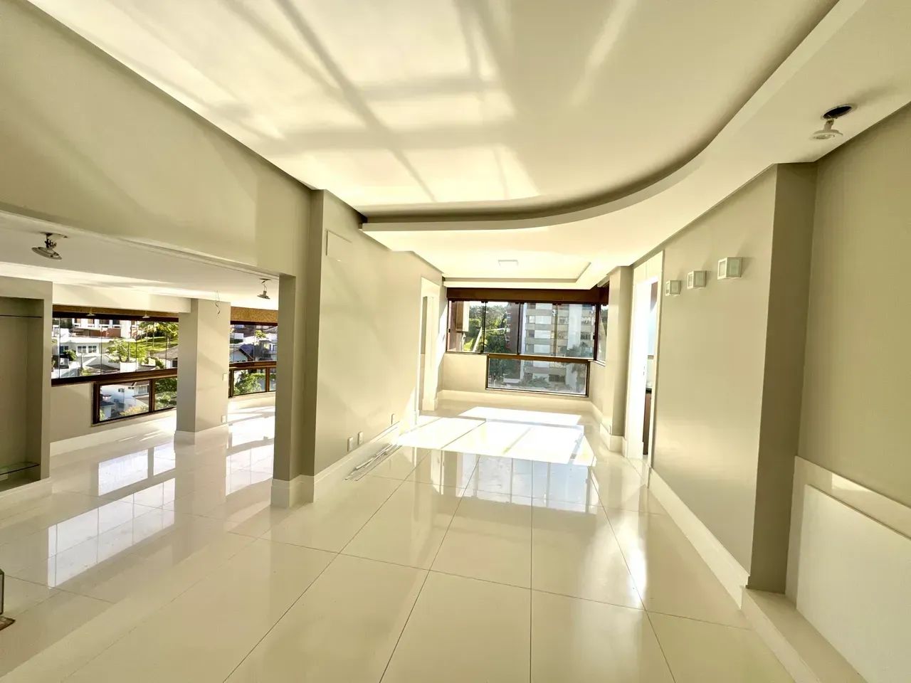 Apartamento de Alto Padrão com 3 Dormitórios e Suíte Master - Centro - Criciúma/SC - Foto 5