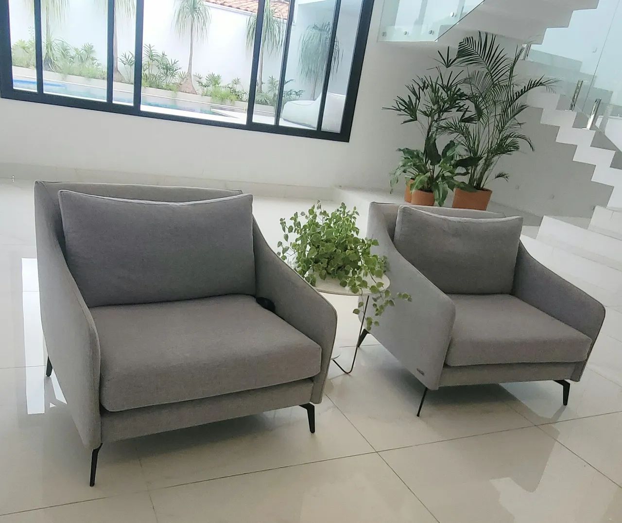 Poltronas Cinza Claro - 2 unidades