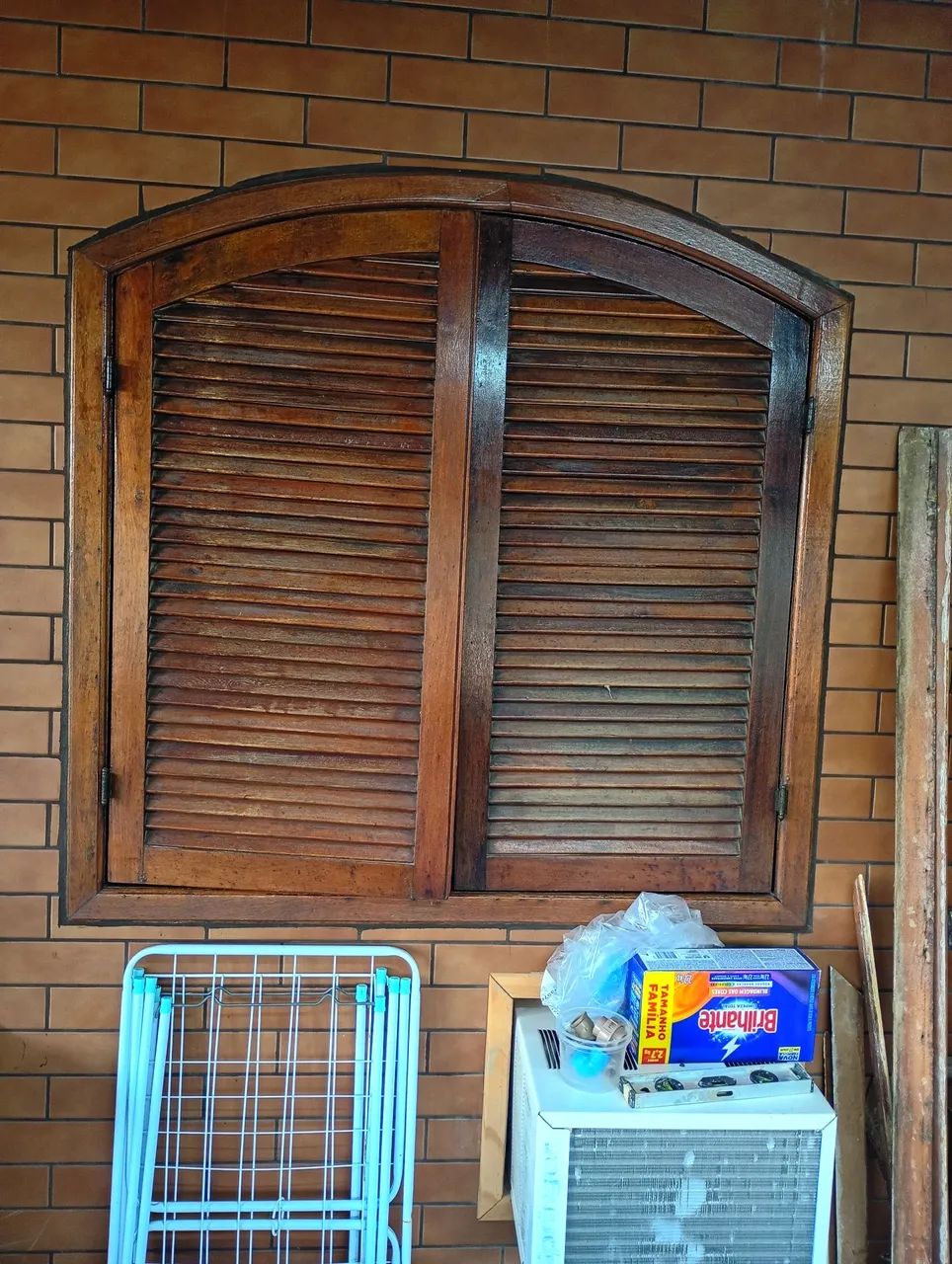 VENDE-SE TRÊS JANELAS E 1 PORTA 1,20X1,20
