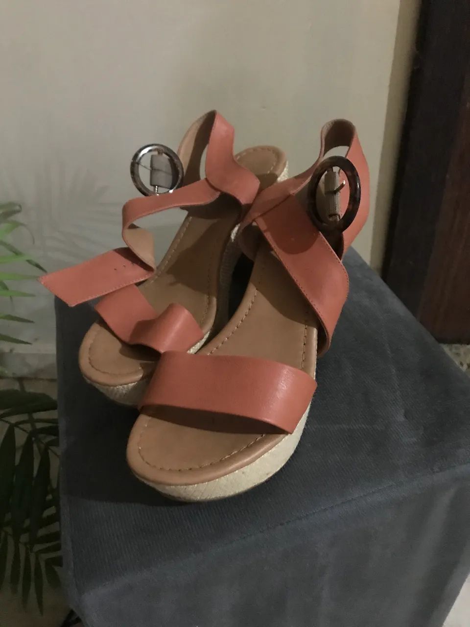 Sandália semi nova