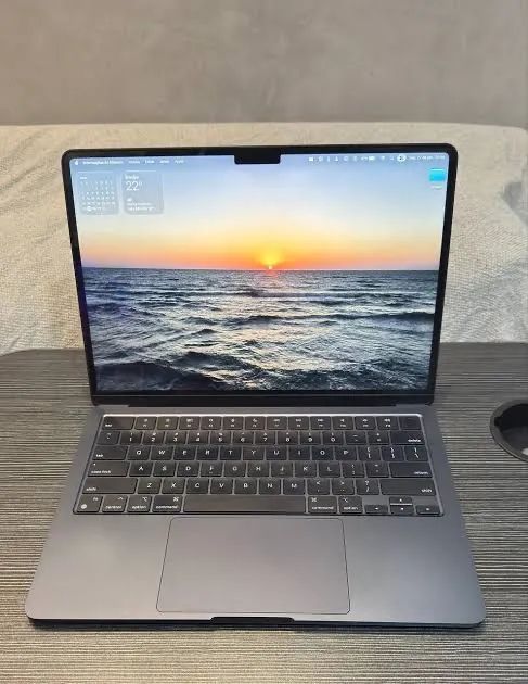 MacBook Air M3 8gb 256GB midnight