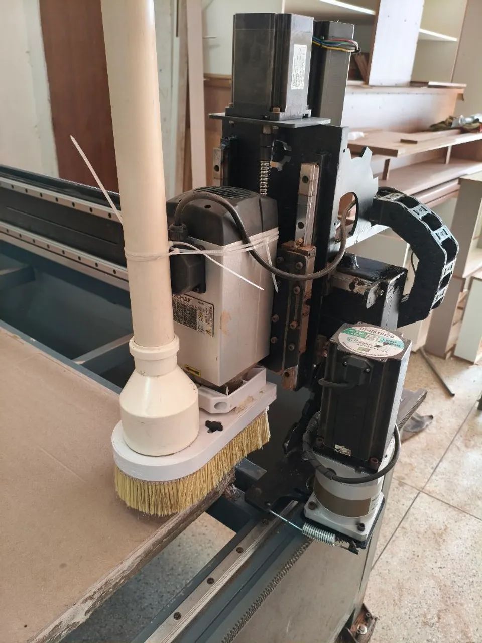 Router cnc com área útil de 2750x1850 - Foto 3