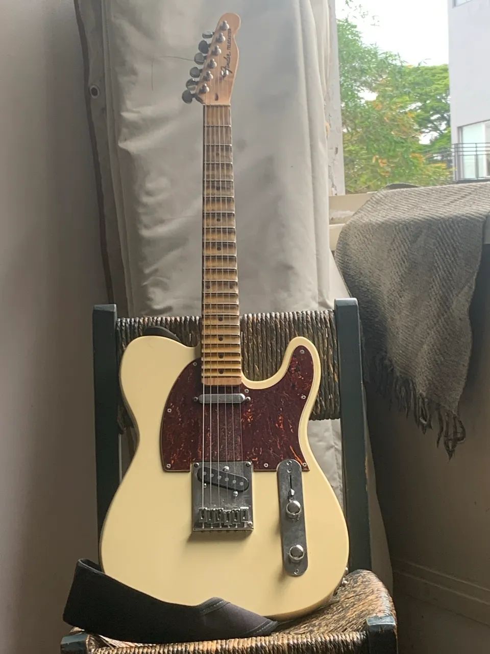 Guitarra Escalopada 