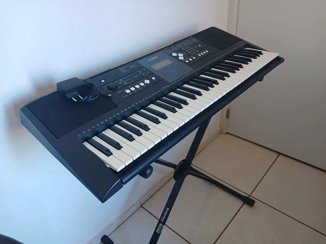Teclado Yamaha PSR-E333 