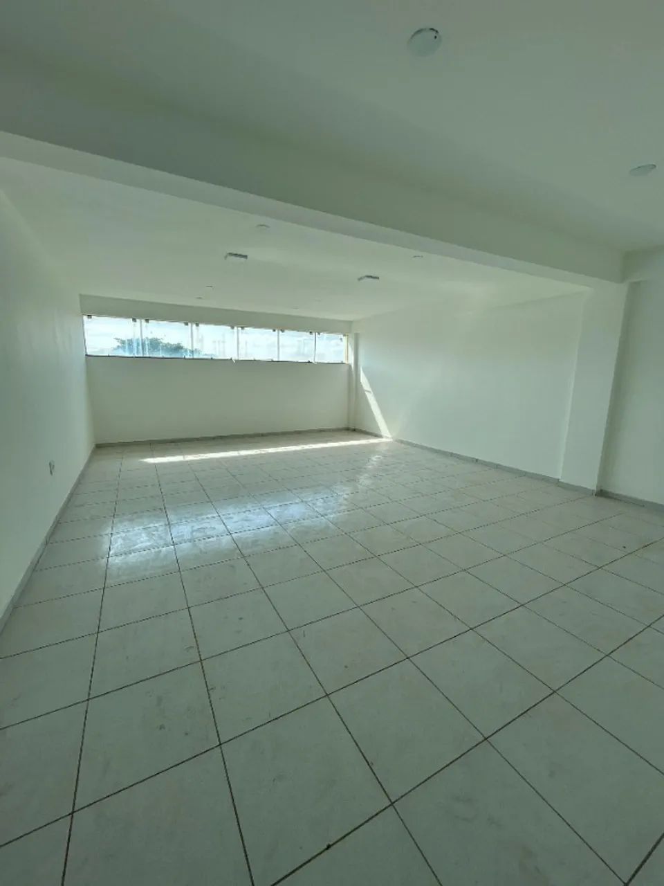 Loja 104 de 250m², 2 banheiro - Oscar Clark - Foto 5