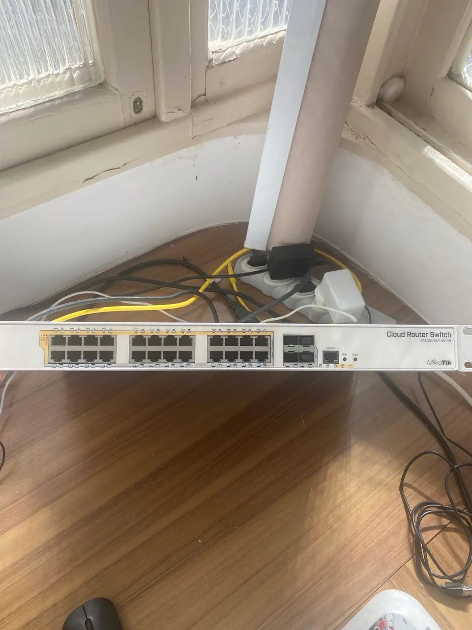 MIKROTIK Router Switch CRS 328-24p-4s+rm - Foto 4
