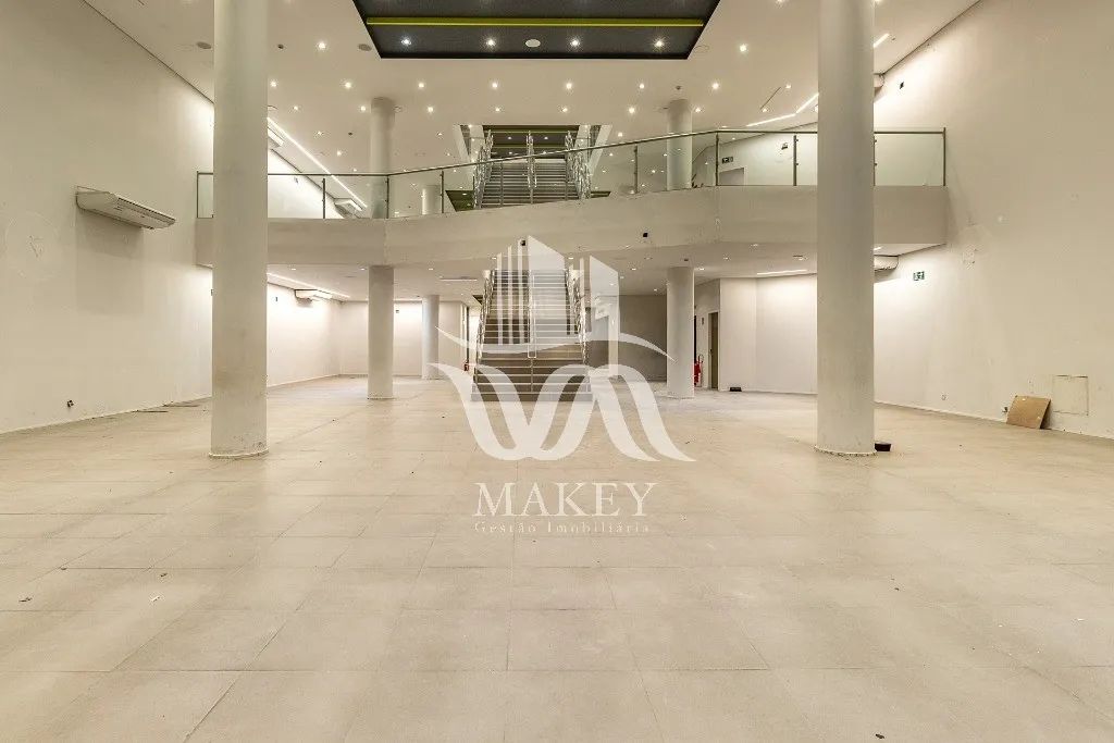 Locação. Prédio comercial com elevador e salas privativas, 4.540,00m² - Centro de Campinas