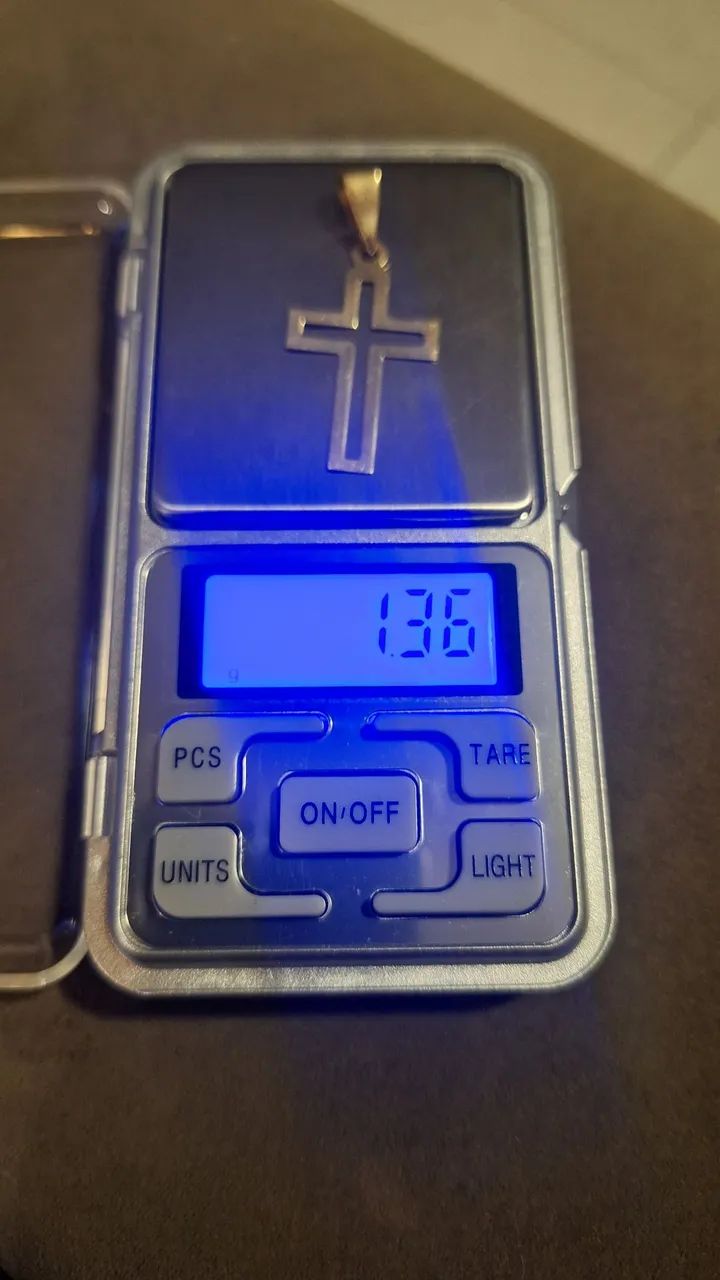 Pingente crucifixo de ouro