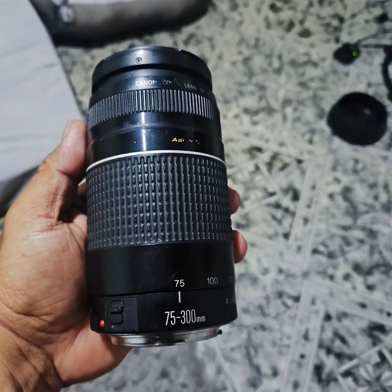 CANON ZOOM LENS EF 75-300mm1:4.5-5.6ⅢUSM Lente Canon zoom LENS EF 75 - 300 mm 1:.4-5.6 USM - Câmeras e
