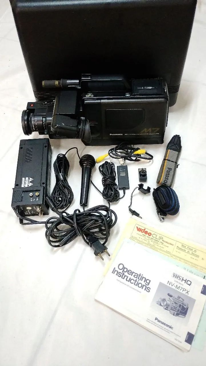 Filmadora VHS Panasonic caixa e tripé 