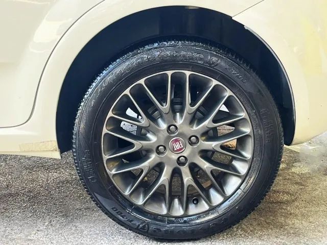 Fiat Punto Essence Dualogic 1.6 Flex 16V 5P 2014 - Foto 12