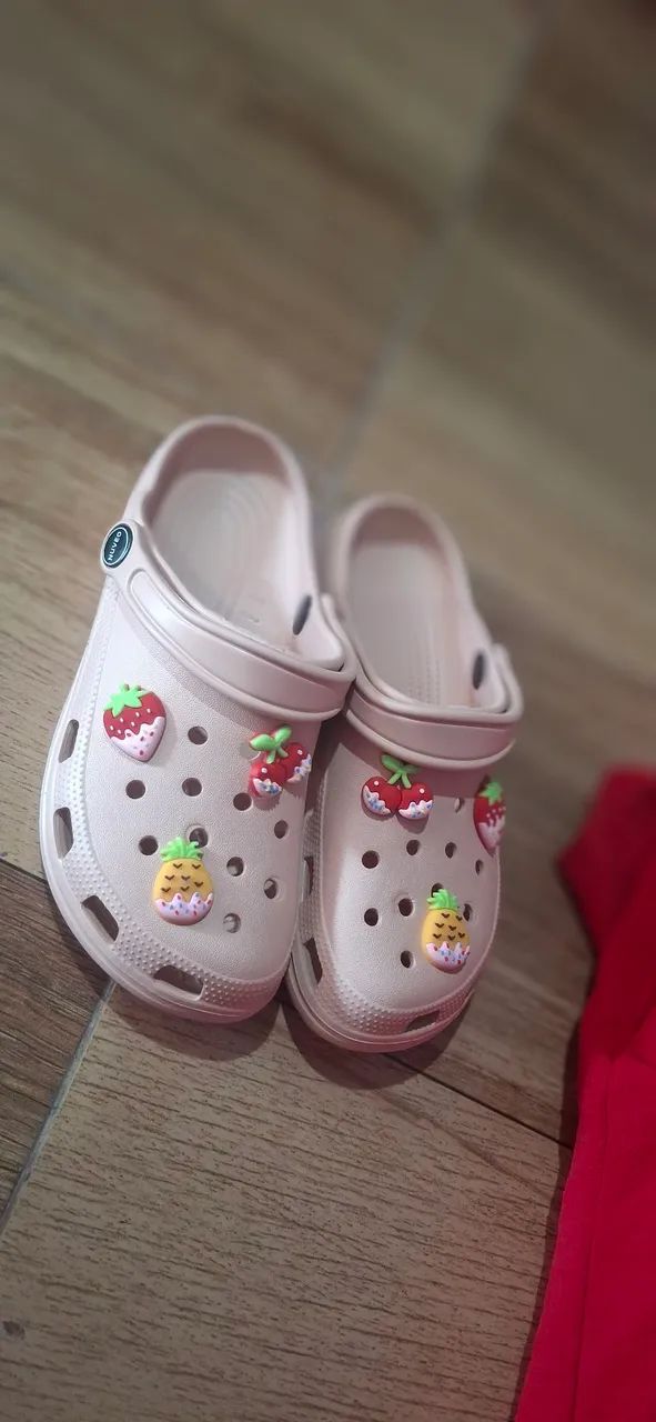 Crocs infantil para meninas e meninos - Foto 2