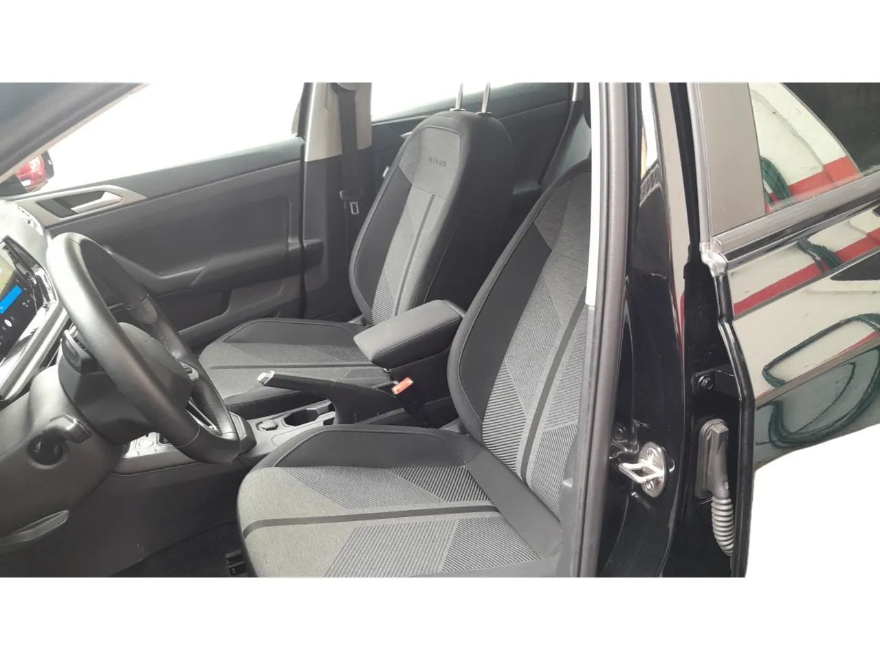 Volkswagen Nivus Comfortline 1.0 200 TSI Flex Aut., foto 9 de 16