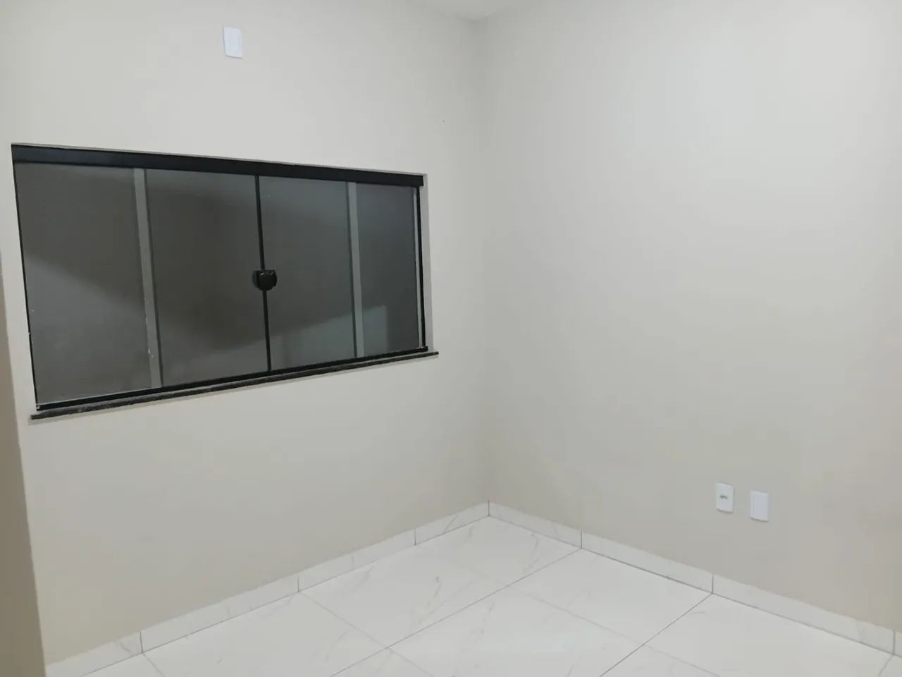 Aluga-se 