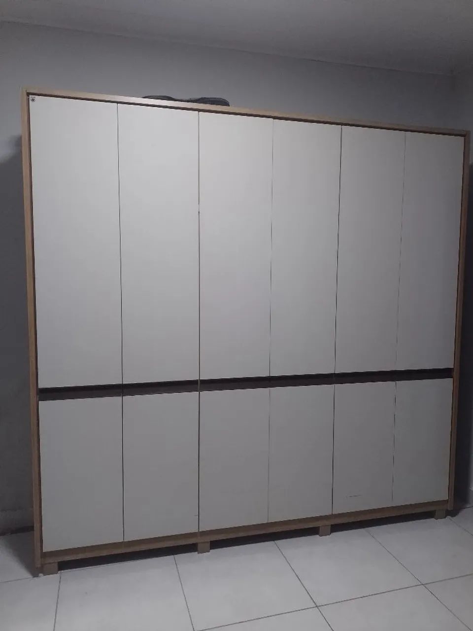 Guarda roupa 6 portas grande