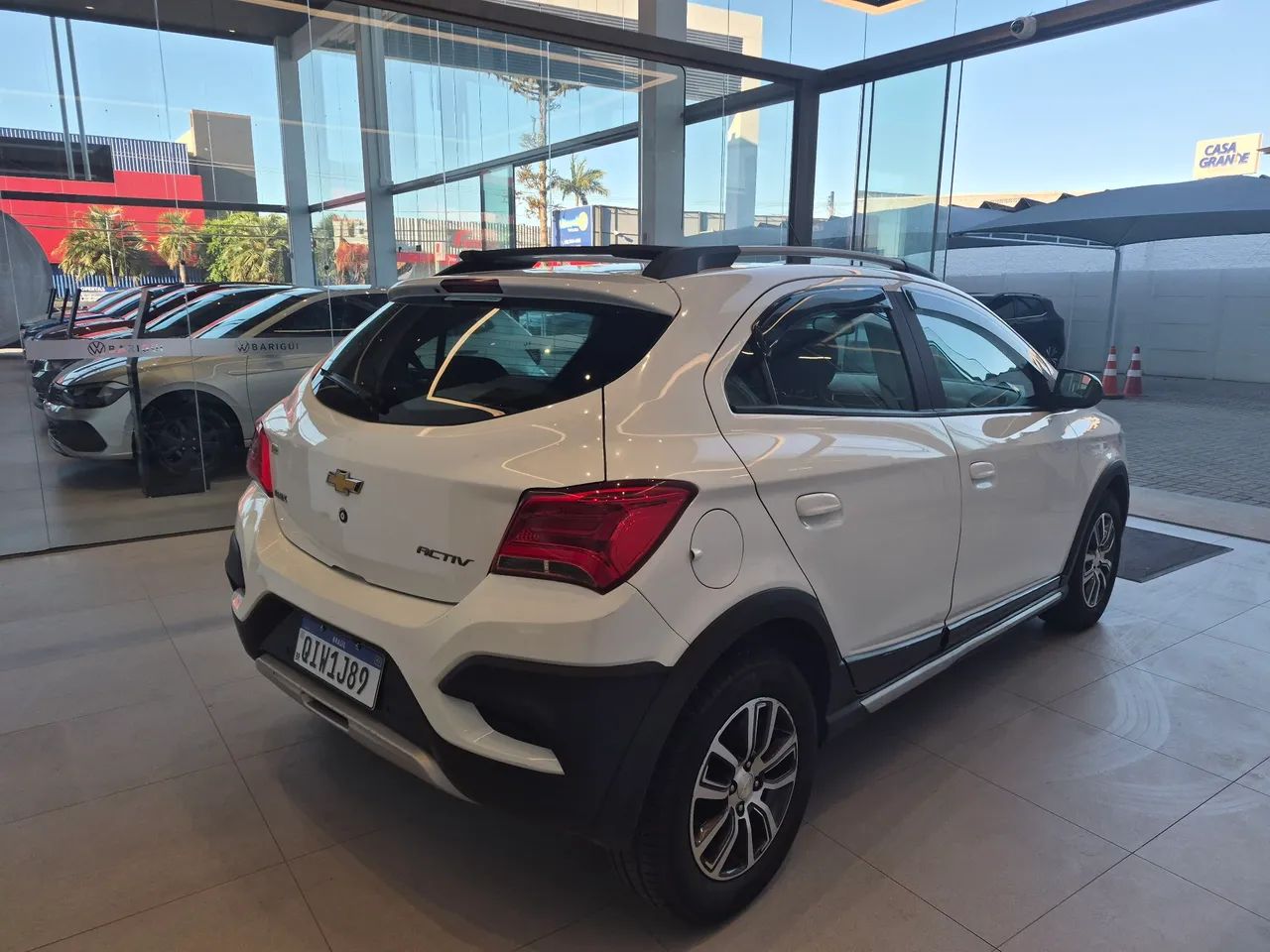 Chevrolet Onix Activ 1.4 8V Flex Mec. 4P 2018 - Foto 5