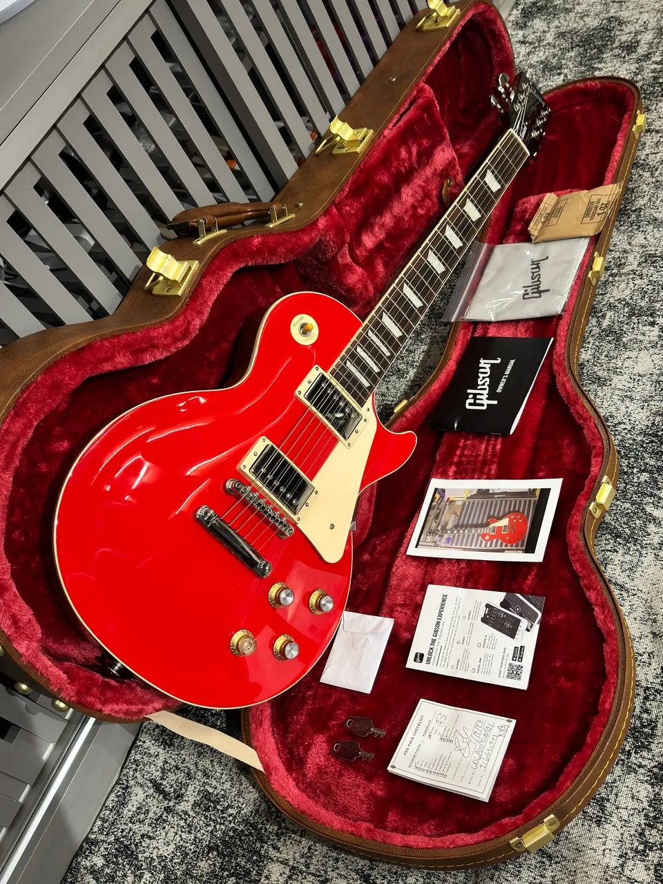 Guitarra Gibson Les Paul Standard '60s Cardinal Red 2023