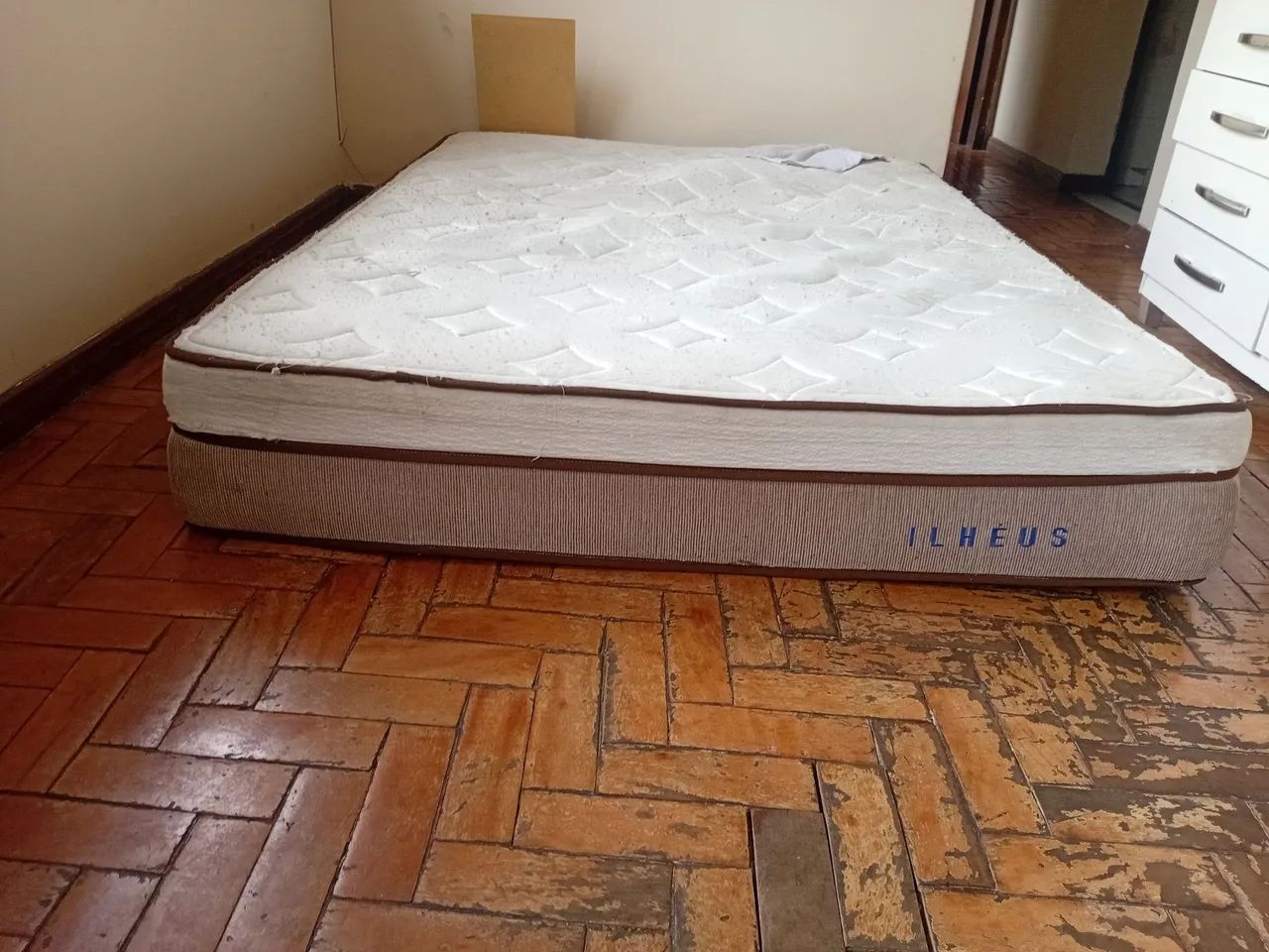 CÔMODA/SOFÁ/COLCHÃO CASAL E SOLTEIRO  - Foto 3