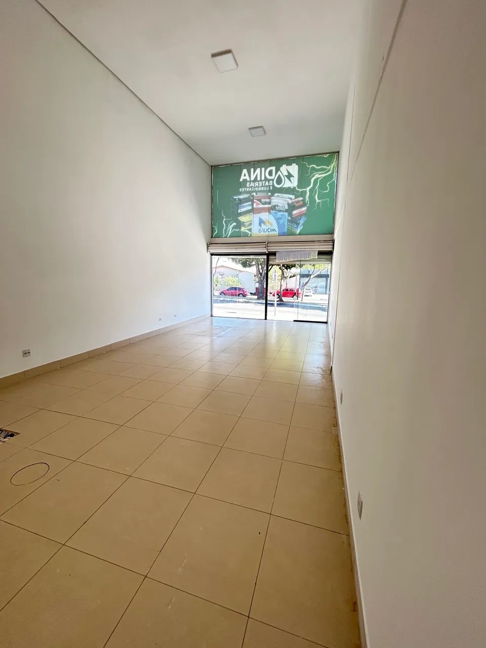 Sala Comercial 55m² - Pé Direito 6m no conjunto Riviera em Goiânia  - Foto 3