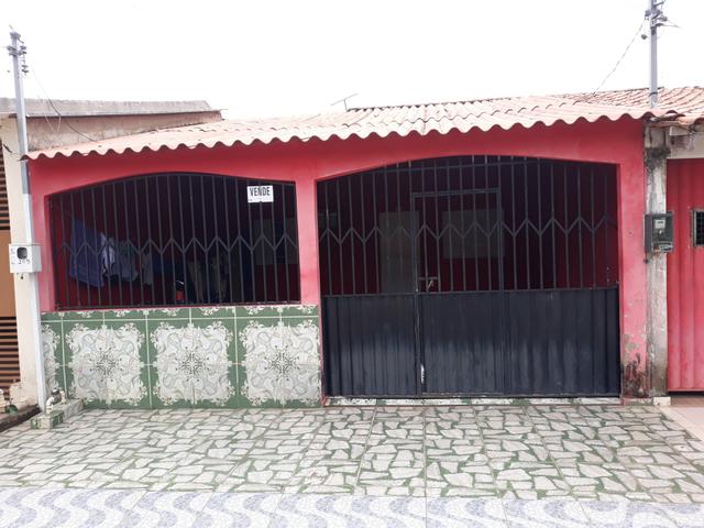 Vende-se uma casa