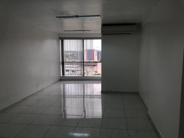 2 salas no Ed Atlantic Tower andar alto lado a lado chapada - Foto 5