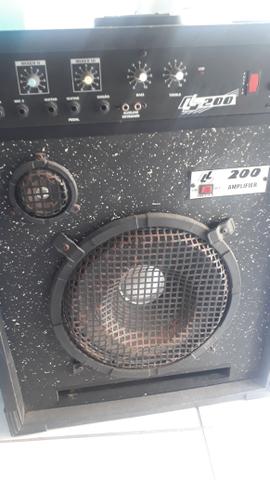 Vendo caixa de som ela liga e tudo só não sai o som dela para colocar e preço